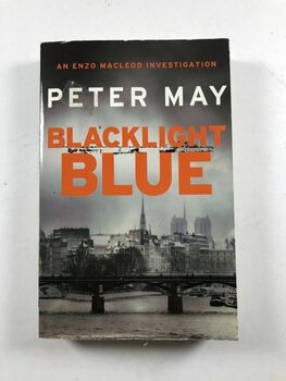 Peter May: Blacklight Blue Měkká (2014)