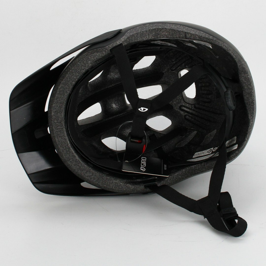 Cyklistická helma Giro MTB černá