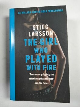 Stieg Larsson: The Girl Who Played With Fire Měkká (2015)